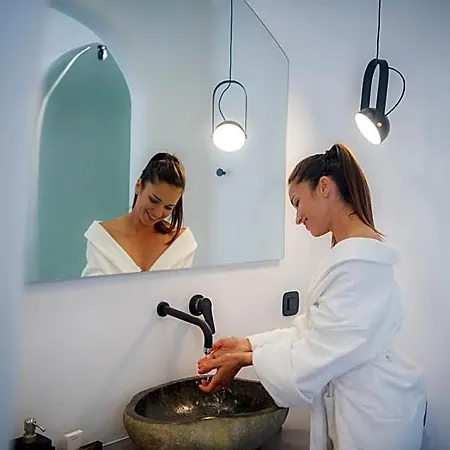 Nano Hotel Fira (Santorini)